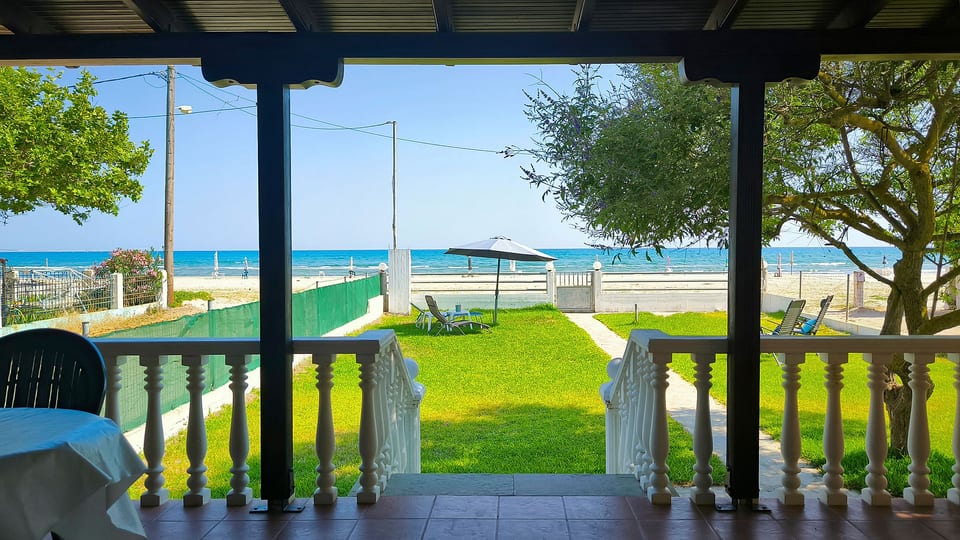 Byron's Beach House - Skala