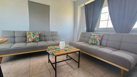 Ili's House in Myrodato