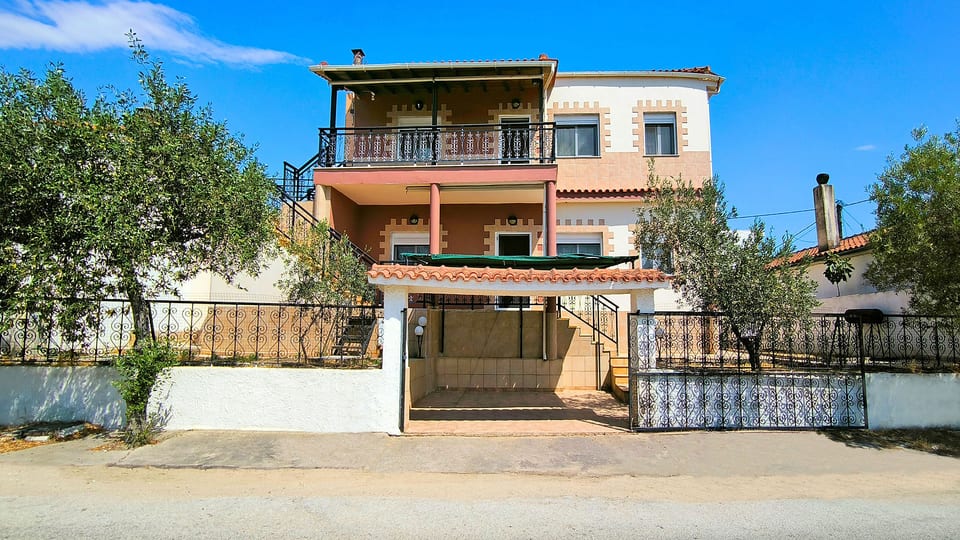 Loizos Upper - Summer House in Porto Molo Avdira