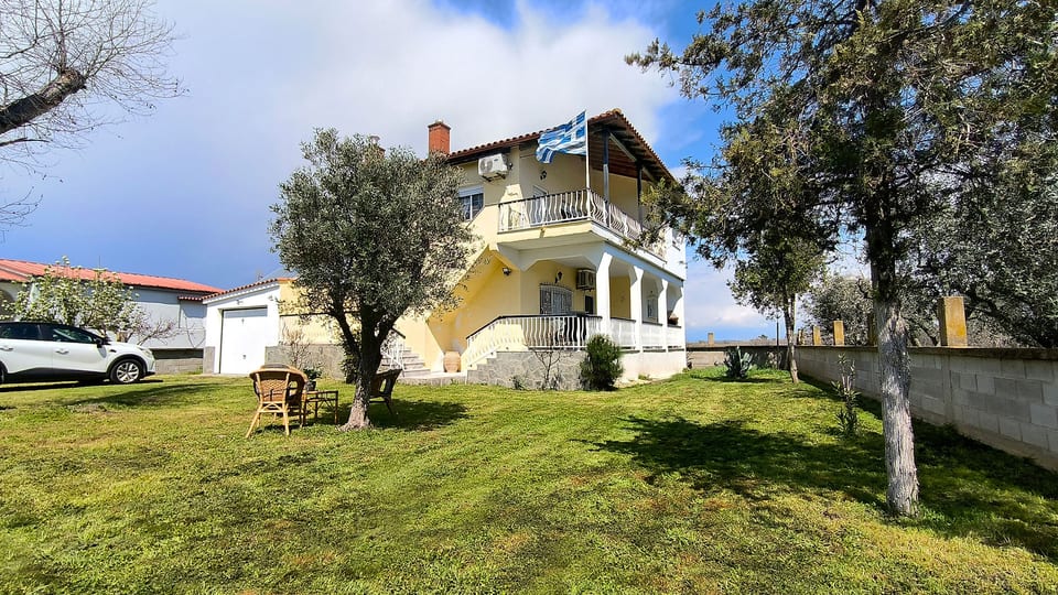 Leontia's House in Mandra Beach - Mandra