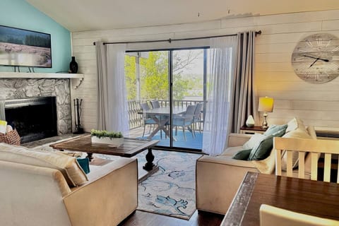 The Buoyant Beachouse in Margaritaville + HotTub