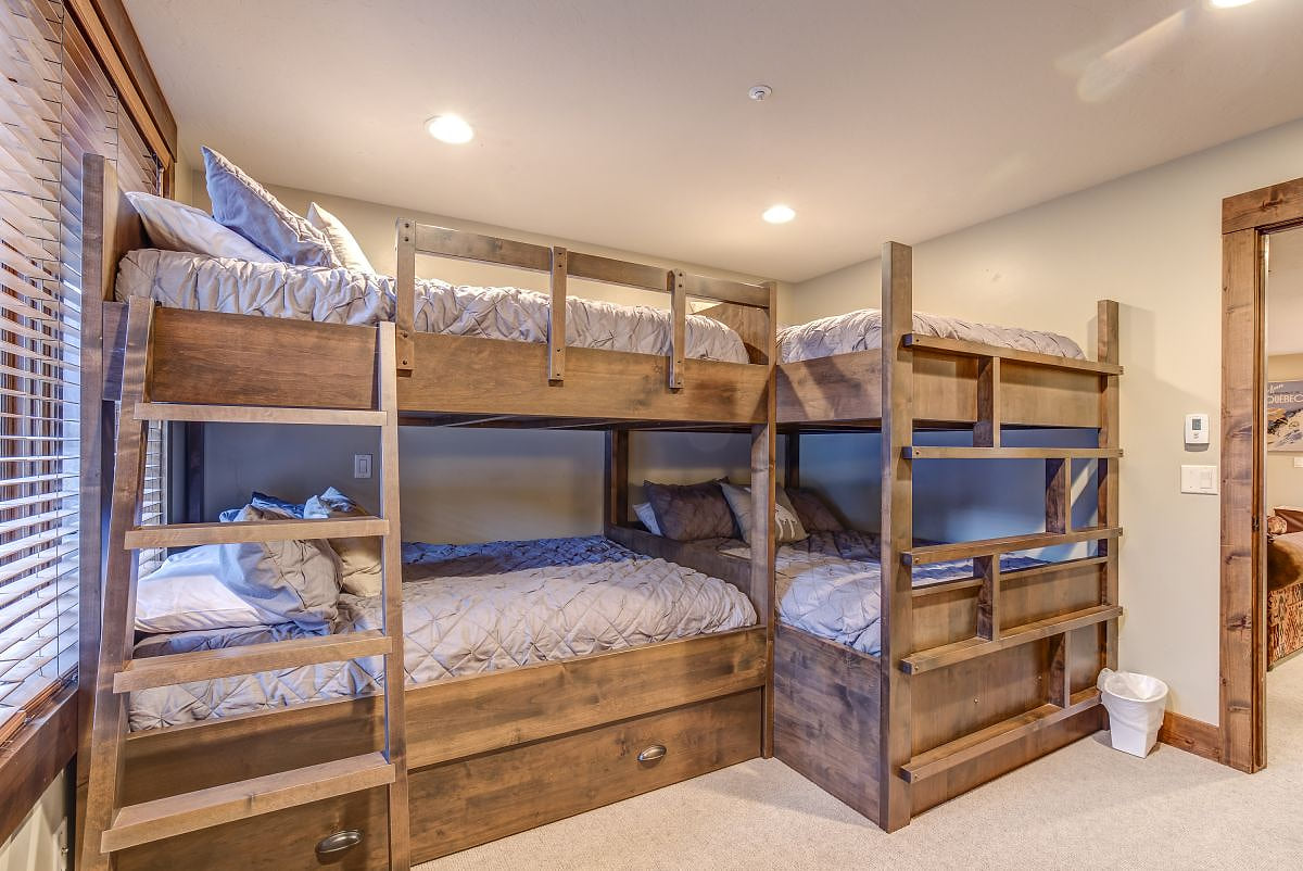 5Bedrooms -3-minute walk Lift Park City