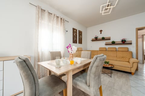 Apartments Ivancevic - Unit 378636-13