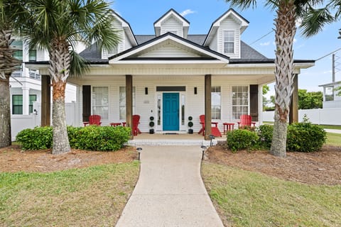 Charming Coastal Cottage