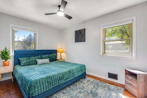 Bright 2BR Broadmoor Basecamp | King Bed