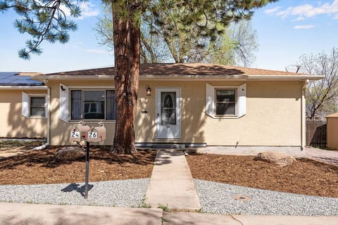 Bright 2BR Broadmoor Basecamp | King Bed