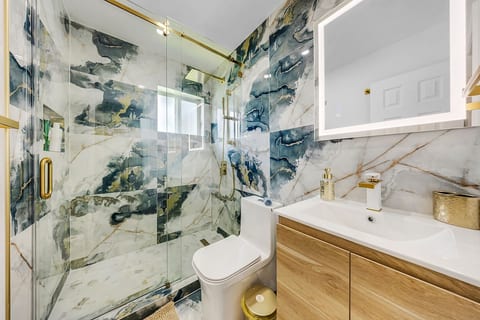 Miami Tree House-Renovated, Beach, Heated Jacuzzi image 3