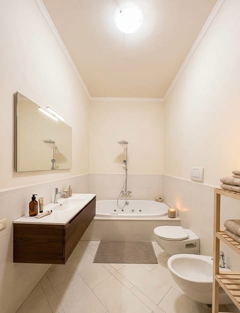 Dimora Ferrari • 270sqm • 10 Guests • 3 Baths image 8