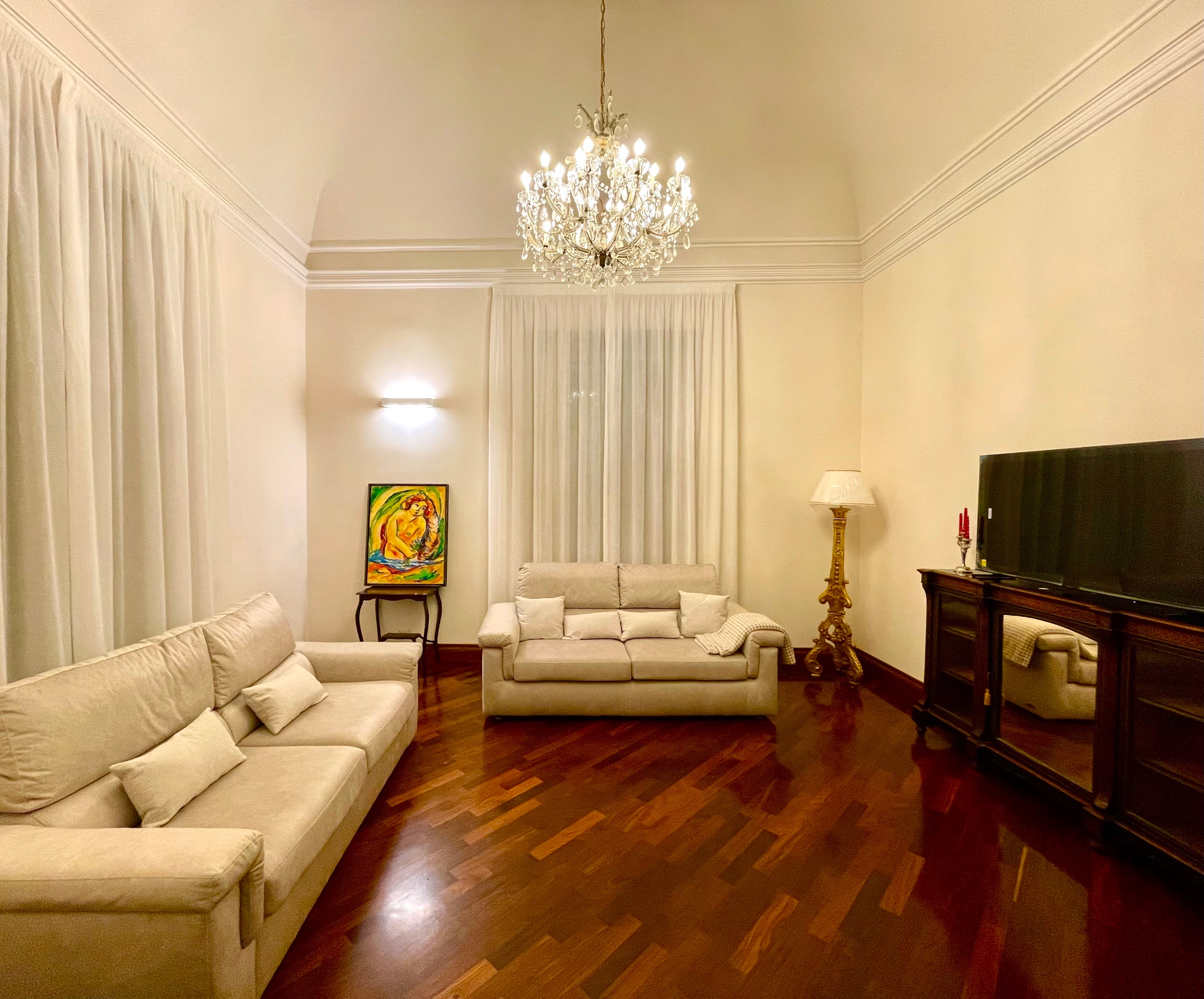 Dimora Ferrari • 270sqm • 10 Guests • 3 Baths image 1
