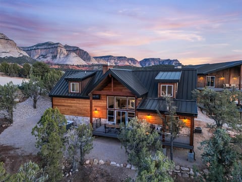 Cactus Canyon Retreat