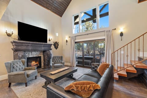 Living room with gas fireplace