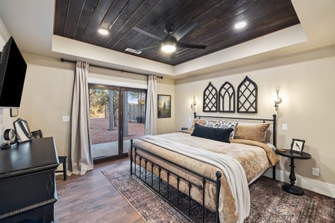 Downstairs King bedroom