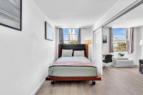 Deluxe modern 1 bedroom in South Beach image 4