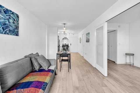 Deluxe modern 1 bedroom in South Beach image 5