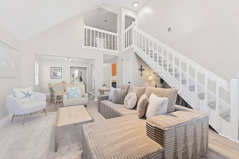 Newly Renovated VB Retreat | Comfort & Space Home