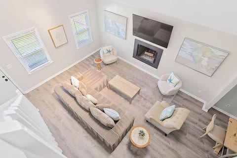 Newly Renovated VB Retreat | Comfort & Space Home