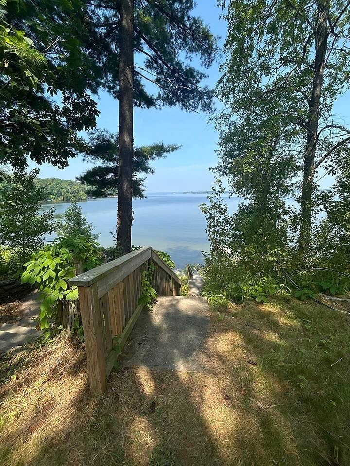 CEDAR | Waterfront PEC Cottage w/ Dock Lake Views - Prince Edward