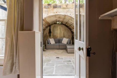 Charming Bath Getaway
