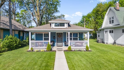 Cozy Indy Home • Deck & Workspace • Near Downtown