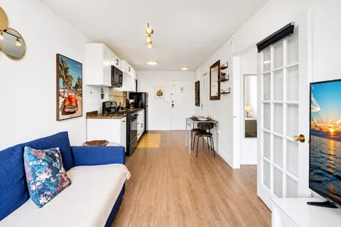 1 bedroom in the BEST location in South Beach!