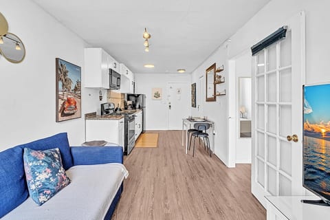 1 bedroom in the BEST location in South Beach!
