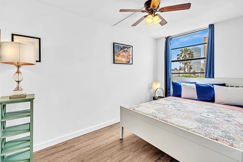 1 bedroom in the BEST location in South Beach!