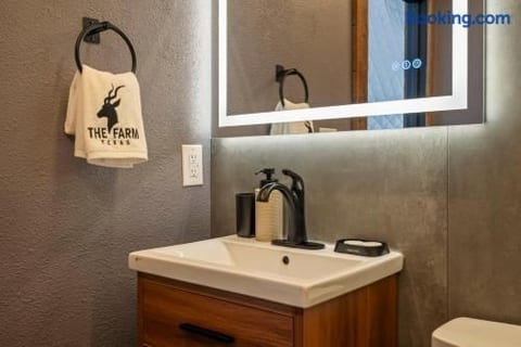 The Haven - Glamping Dome with Private Hot Tub