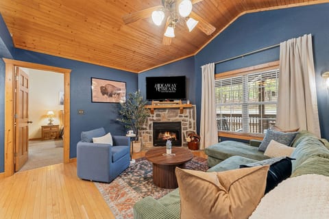 Little Bear Cabin