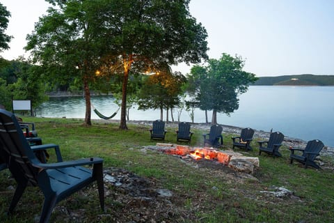End the evening fireside by the water, where crackling flames and lake breezes create the perfect atmosphere.