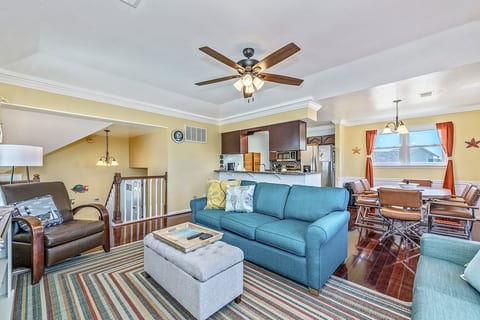 Living room image 4
