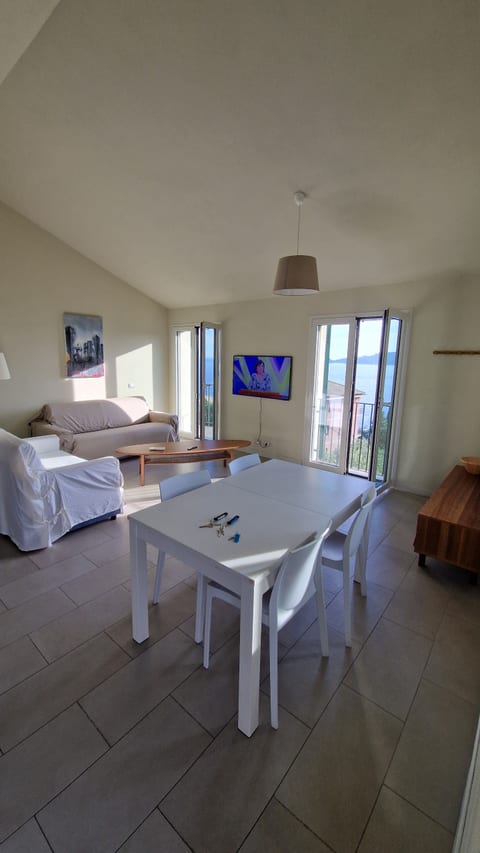 Gulf View Terrace Oasis. Steps to Beach. Free Prkg