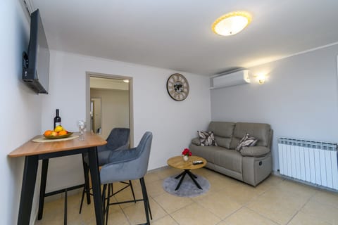Apartment Aurora - Unit 378653-13
