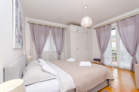Apartments In center - Unit 378643-13