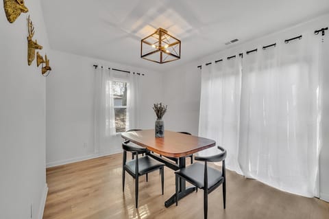 The Polk House | Curated 4BR Near NoDa & Uptown image 3