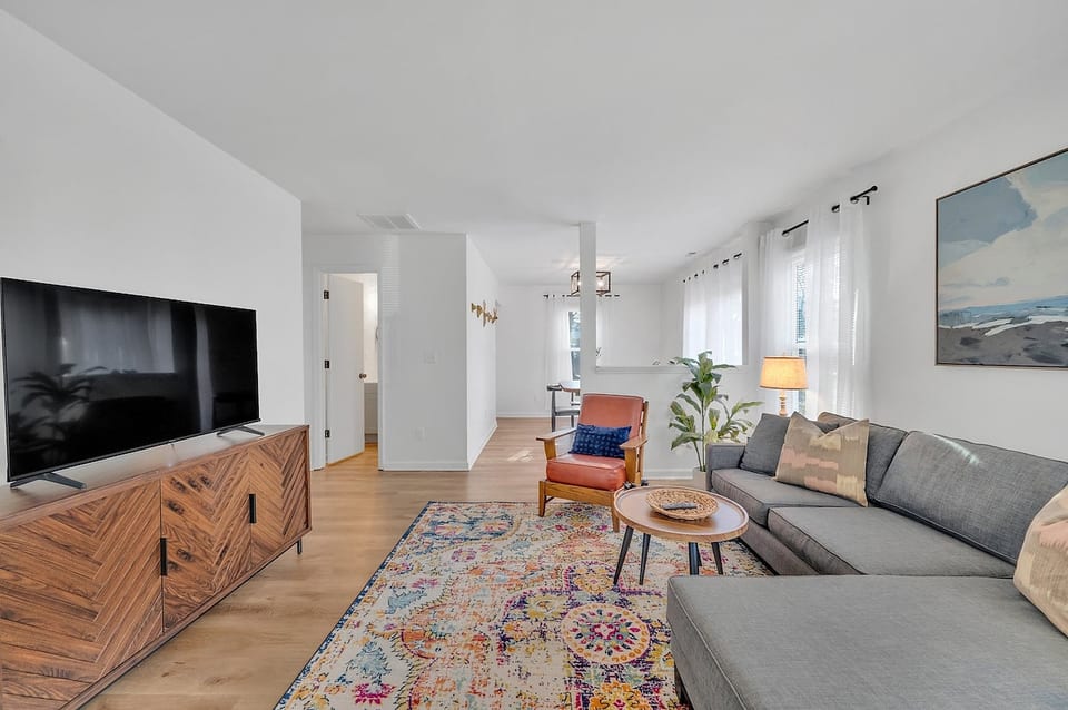 The Polk House | Curated 4BR Near NoDa & Uptown image 1