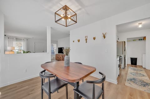 The Polk House | Curated 4BR Near NoDa & Uptown image 4
