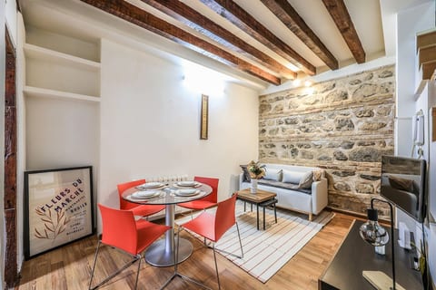 Stay in the Heart of Toledo