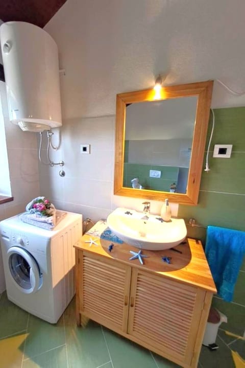 House Deja - Unit 377437-13