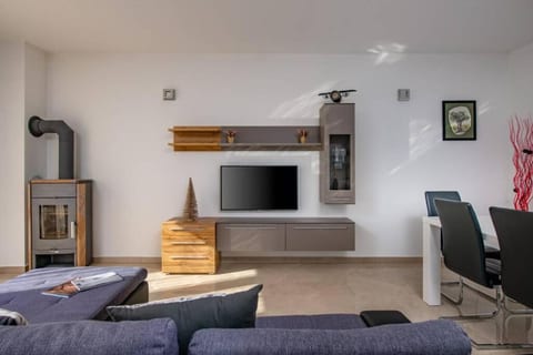 House Ester - Unit 378646-13