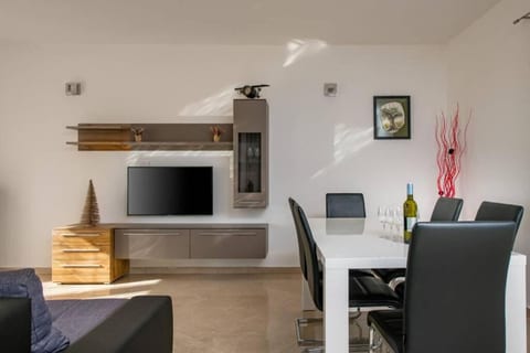 House Ester - Unit 378646-13
