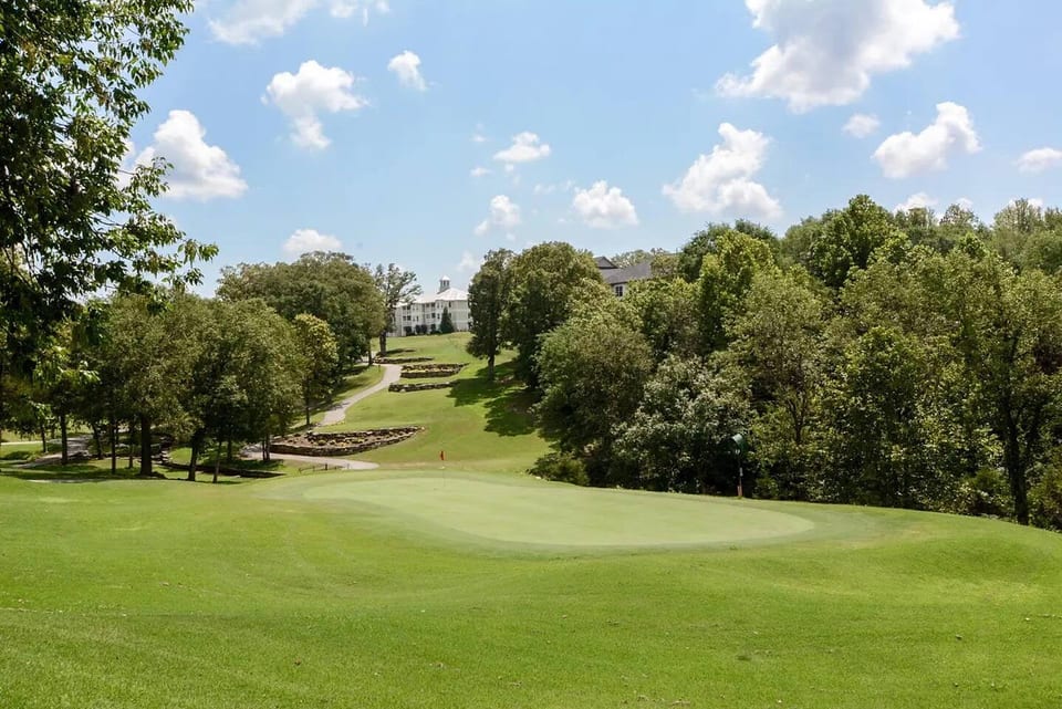 Cozy 2BR Condo with a View and Amenities! - Branson