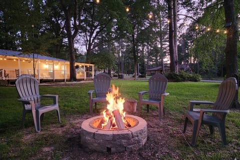 Lake Conroe | Marina | Relax | Volleyball & Games