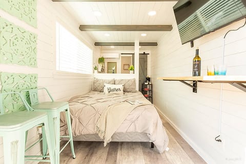 The Container Retreat @ 290 Wine Trail #9