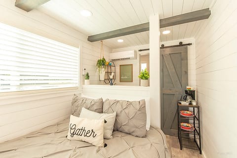 The Container Retreat @ 290 Wine Trail #9