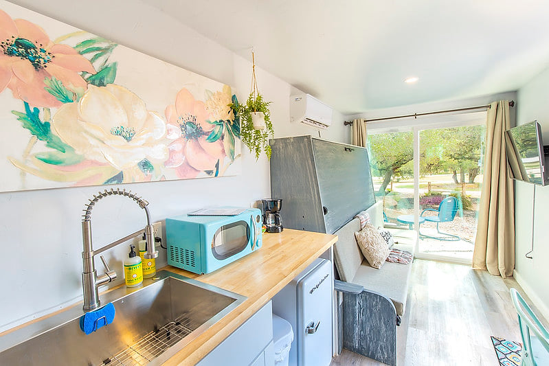 The Container Retreat @ 290 Wine Trail #7