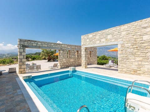 Villa Ypsilon