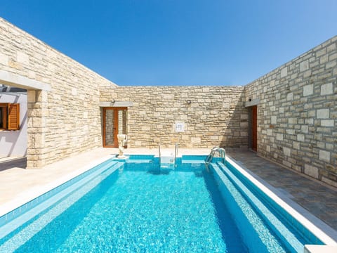 Villa Ypsilon