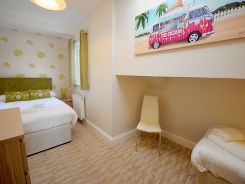 Lichtdurchflutete Ferienwohnung in der zweiten Etage mit Panorama-Blick über de