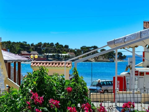 Modern Holiday house Gatsby only 40m from the sea