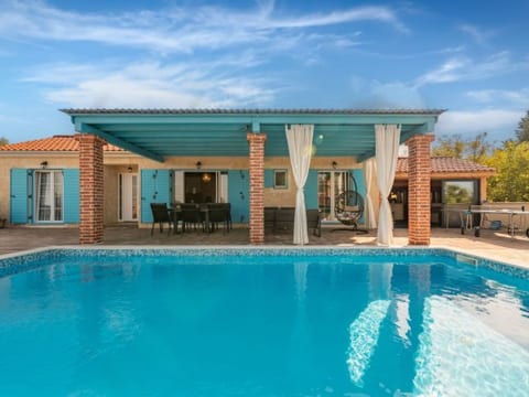 Villa Jurenda with heated pool